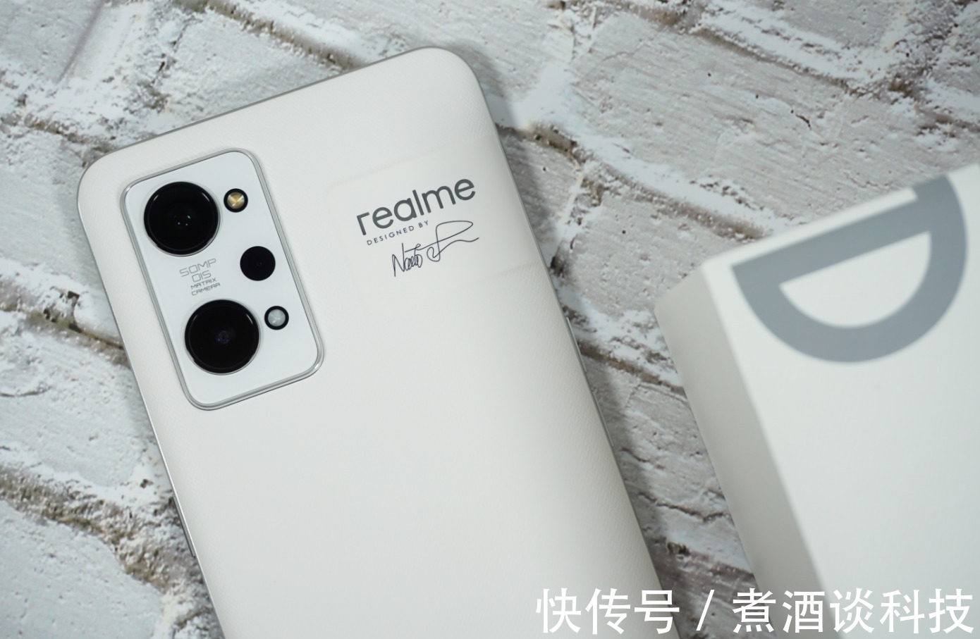 机型|真我GT2测评：生物基带来出众设计，重新为骁龙888性能正名
