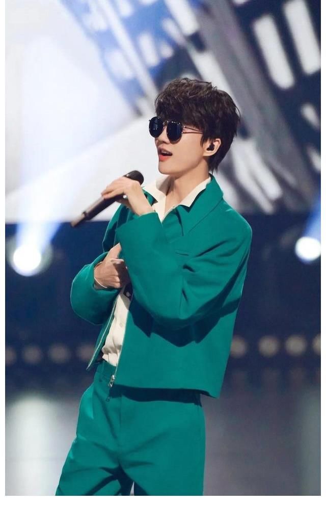 天才歌手|许嵩丨天才歌手的降维打击，蚊子咬我一口，我不能去咬蚊子