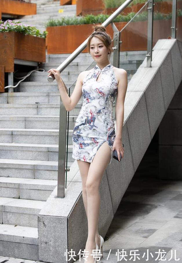 优雅 走在大街上,果然是“一枝独秀”,多么优雅的女人!我喜欢的类型