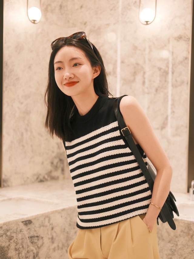 女孩子|秋季,针织衫配半身裙高级洋气,让你可咸可甜,秒变初恋女友模样