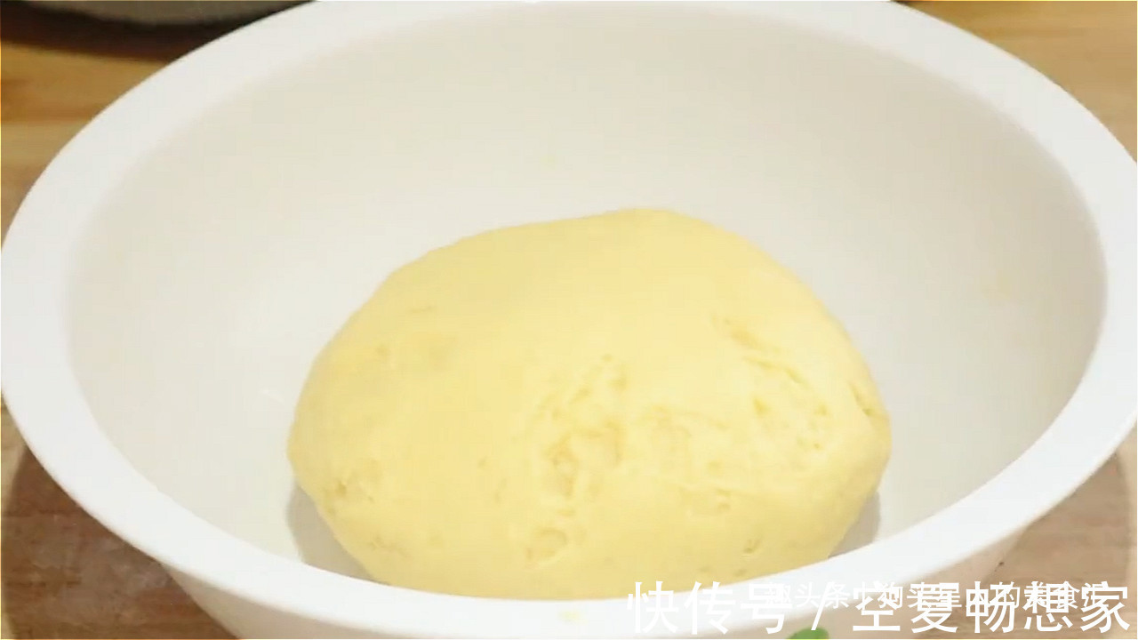 鸡蛋|面粉加鸡蛋的美味做法，外皮酥脆，层次丰富，看着都流口水