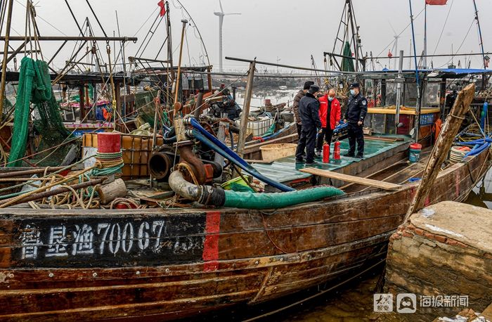 东营公安海岸警察支队红光海岸派出所：加强渔港治安迎接新春佳节|图集 | 渔港