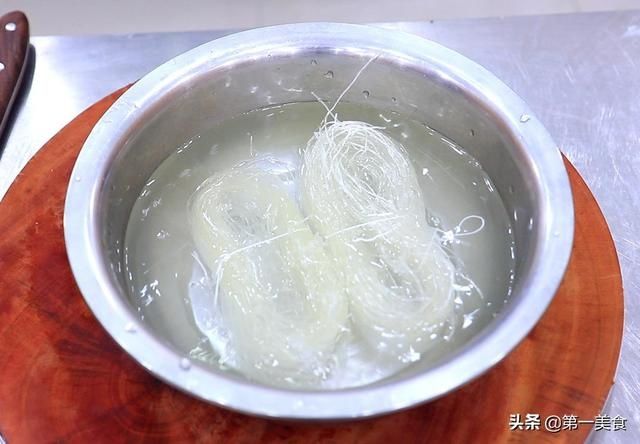 蒜蓉开边虾|蒜蓉开边虾，掌握好料汁比例，蒜香浓郁不辣口，比饭店的还好吃