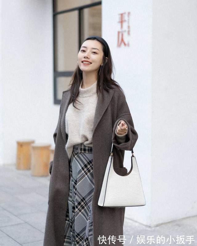 大衣服 秋冬大衣内搭选什么才好看,记住几个搭配技巧,让你变成大美女