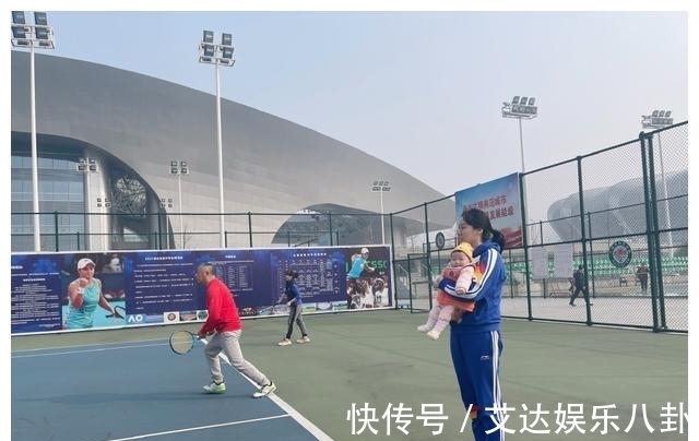国羽|效仿林丹?国羽又一奥运冠军或让后代打网球,网友期待她接班李娜