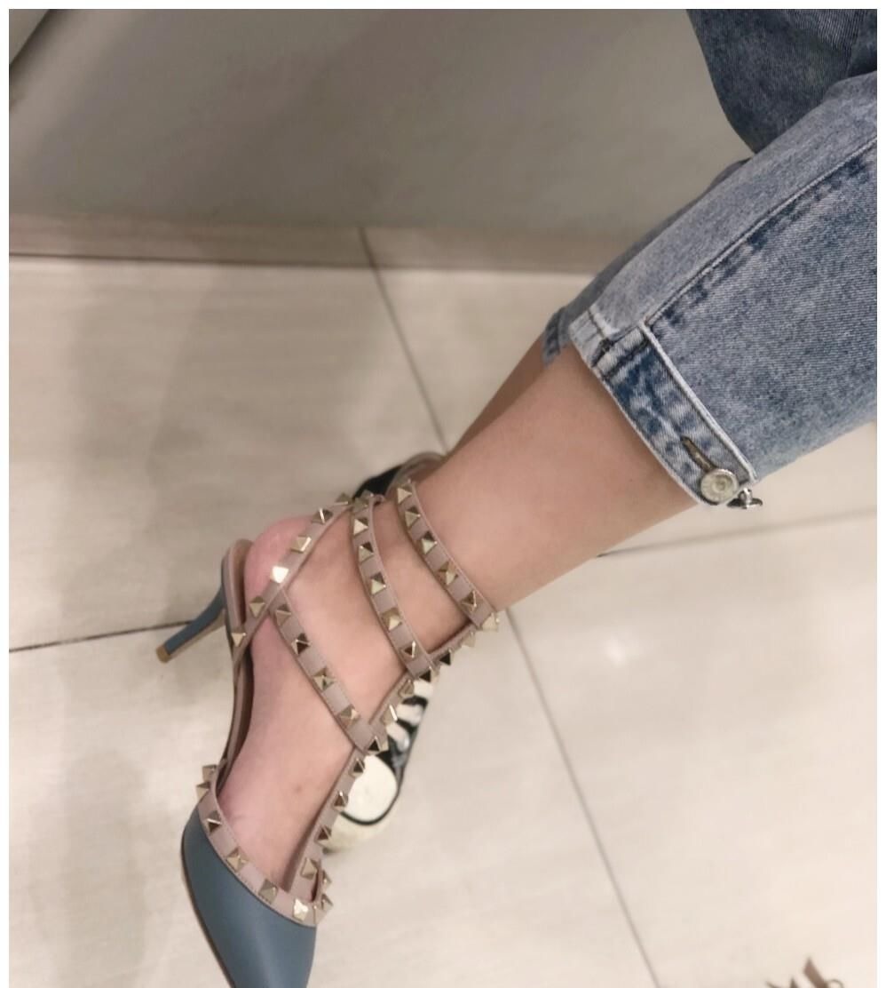 三环 满身都是铆钉的奢侈品高跟鞋,华伦天奴靠出众博眼球,性感度极高