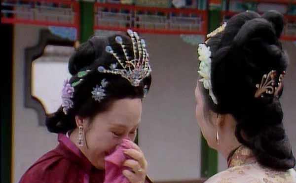 黛玉进贾府,和宝钗进贾府,有什么区别?不止迎接不迎接这么简单