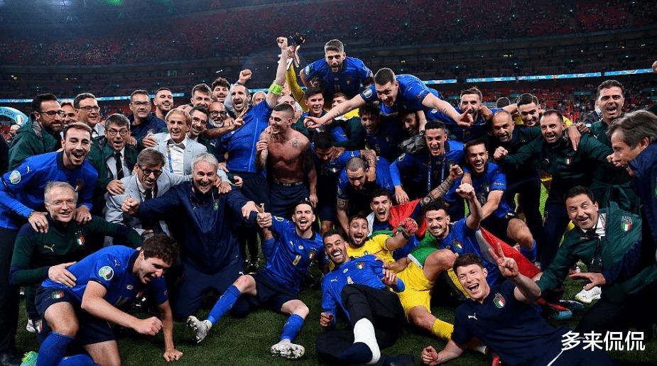 梅西|足壇2021總結(jié)藍(lán)色主旋律紅色魅惑 新老雙驕無(wú)縫傳承