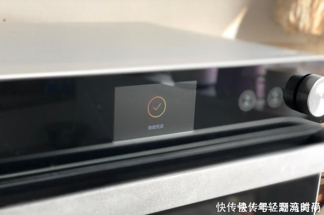 这面包跟棉花一样软,植物油做椰蓉酱竟比黄油还好吃,配方全赠送