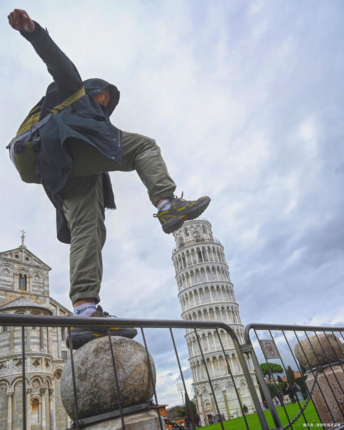 意大利这个塔楼，因伽利略试验闻名，与长城并称中古世界七大奇迹