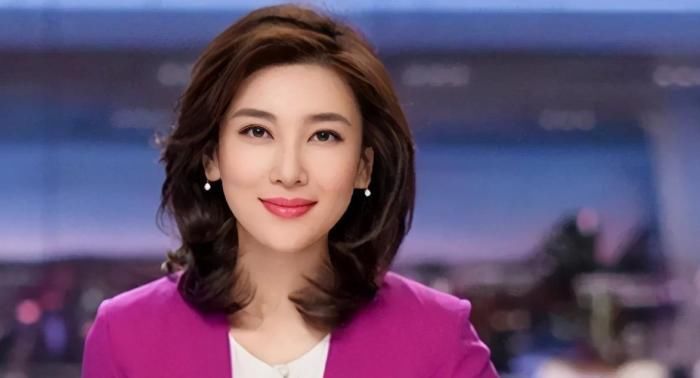 新一任的"央视一姐",仅26岁就战胜董卿和李红,美得跟仙女一样