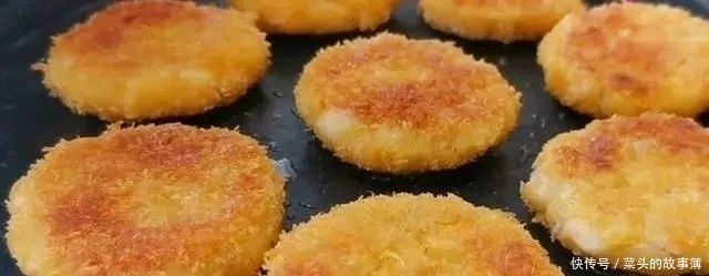 面包糠|苹果加2个鸡蛋这样做太香了,不油炸,一次做10个,出锅就光盘