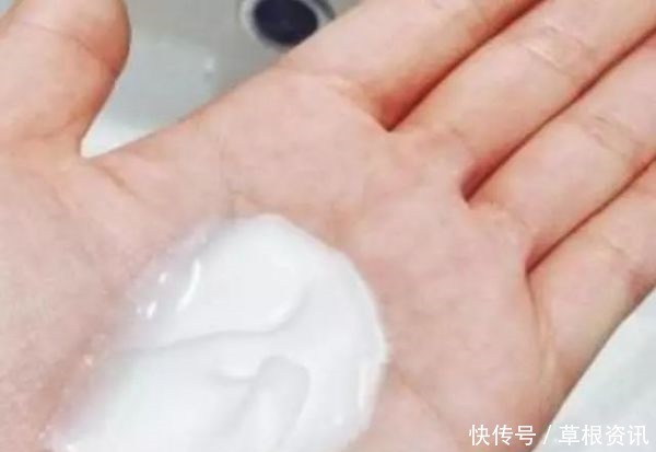 玻璃|玻璃脏了别傻傻爬窗擦！教你一个笨方法，玻璃干净半年不用擦