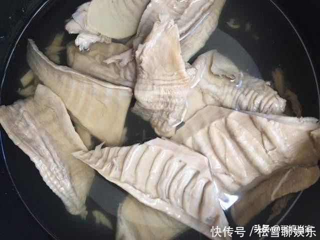  泡笋干，用冷水泡就错了，教你一招，半小时能泡好，笋干又肥又嫩