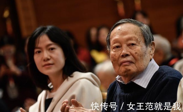 品史君#99岁的杨振宁,如何称呼翁帆的父母6个字回答,堪称“教科书”