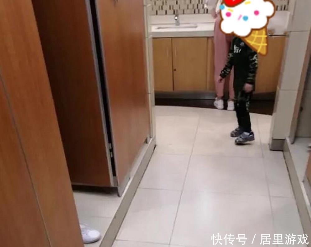 男孩子|妈妈带十几岁儿子进女更衣室，“就你怕看？”性别教育几岁才不晚