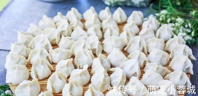 放在冰箱|为什么自己包的饺子放在冰箱里总冻裂?教你一招,怎么冻都不怕裂