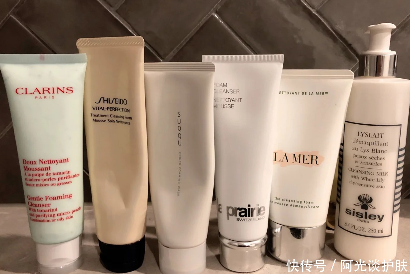 小苏打|挑战全网最好用的洗面奶:洗完皮肤清爽不油腻,值得回购到手软!