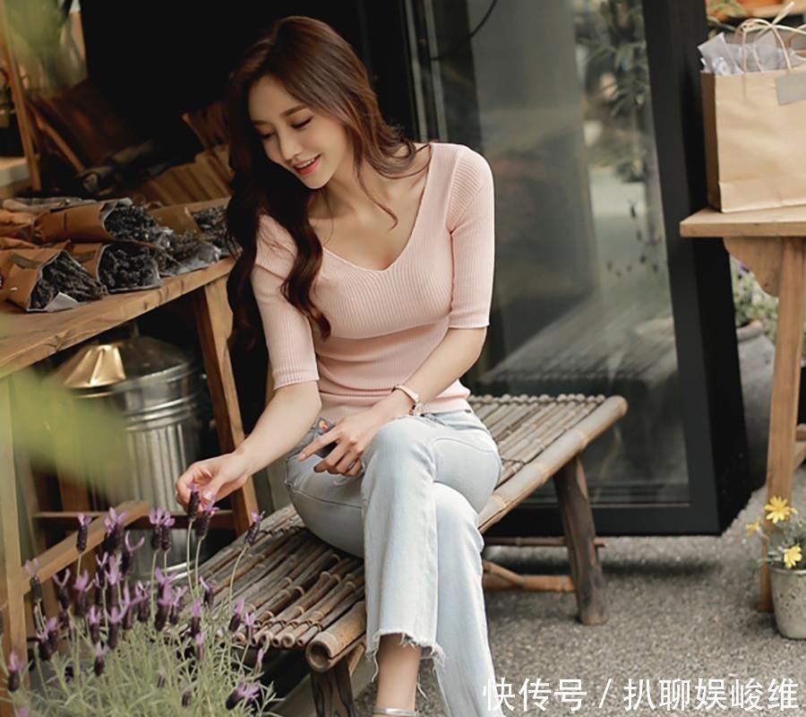 打底|打底衫的外穿,塑造出的美,一点也不输给其它衣裳