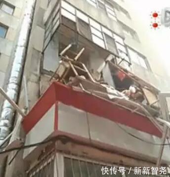 阳台上|发现楼上“乱装修”,别再留情面,不然等入住后你家会被“坑”!