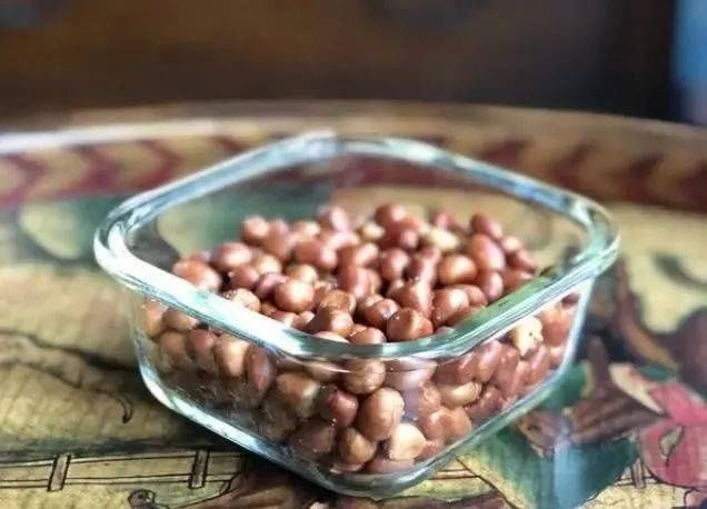 花椒|炸花生米,别用油直接炸!多做1步多加1料,又香又脆,久放不回潮