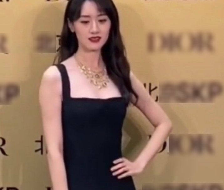 袁冰妍亮相活动，离开美颜特效后，这生图状态我没看错吧