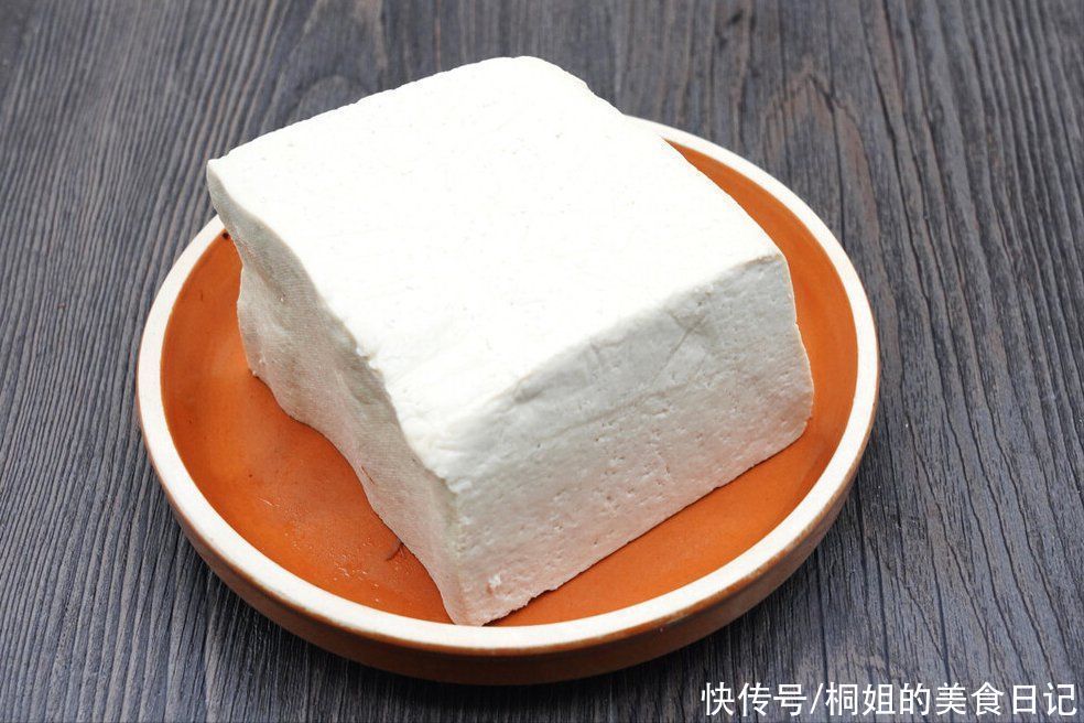 保存豆腐,不要再放冰箱了,老师傅教你一招,存放一周没问题