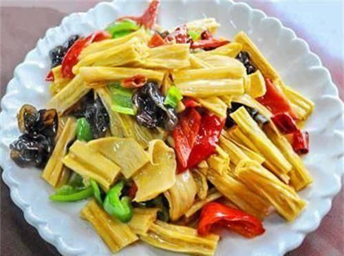 做出|大厨教你“红烧腐竹”,比肉还好吃,让你在家也能做出饭店的味道