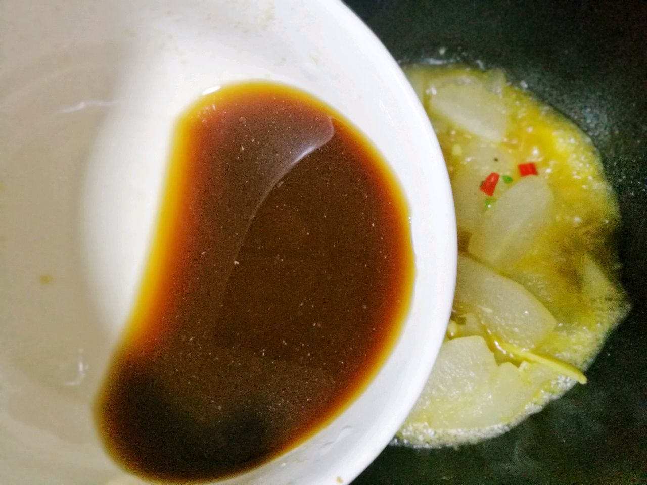 红烧冬瓜|家常红烧冬瓜,鲜香入味,便宜又好吃,素菜也能吃出肉的味道