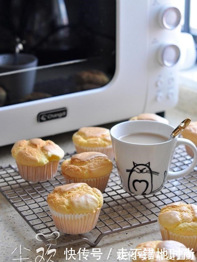 不用低筋面粉也能做蛋糕,最近很火的网红糯米小蛋糕,你吃过吗