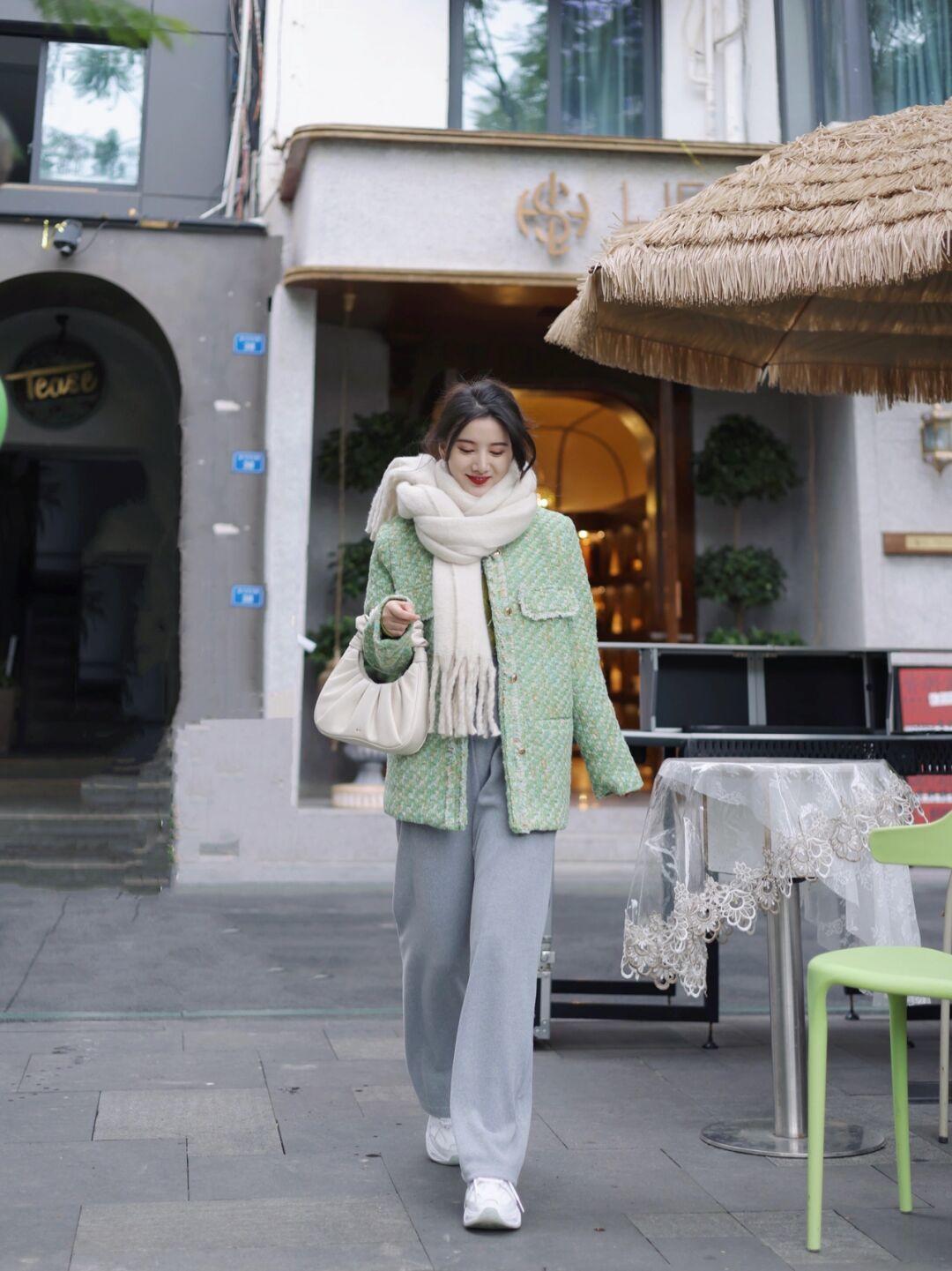 小香风外套|时髦精最爱的“小香风外套”到底有什么魔力?优雅高级,真的好美