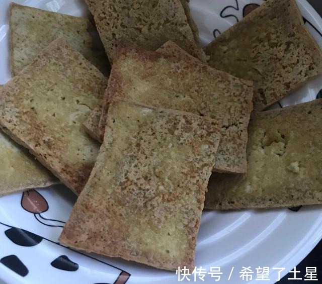油豆腐|油豆腐丝拌洋葱,家常小菜,爽口又开胃!