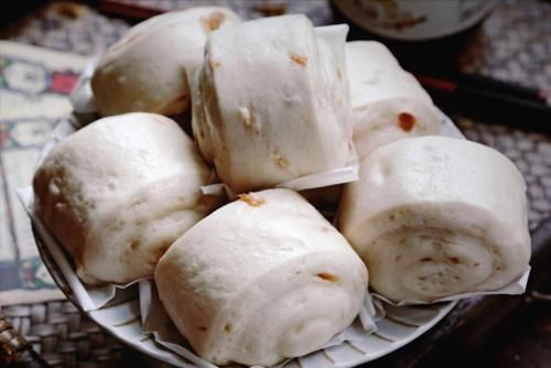 馒头屑|发面不要只加酵母和白糖，多放1味料，10分钟发满盆，省时省力