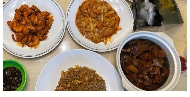 出鏡|黃曉明深夜曬美食，baby的粉色保溫杯出鏡，還有她最愛(ài)吃的紅燒肉