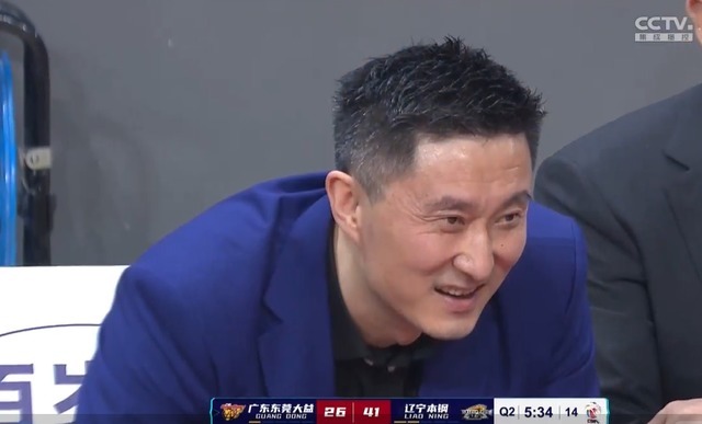 辽宁男篮|辽宁2节领先13分!威姆斯独木难支,易建联沉默低头,杜锋苦笑