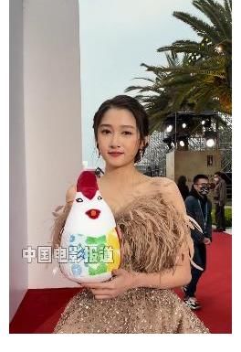 第34届金鸡奖闭幕式节目单：吴京和李宇春合体表演，张杰独唱