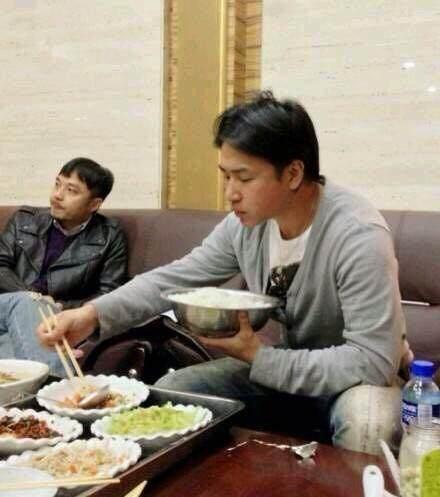 李雪健|明星在片场都没架子, 很接地气, 不摆谱, 大口吃盒饭