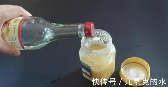 老蜂农|20年老蜂农说漏嘴，蜂蜜加白酒，假蜂蜜立刻现原形，不懂了解下！