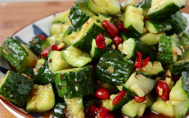 油泼辣子|凉拌黄瓜，很多人第一步就错了，做法技巧告诉你，脆爽入味又好吃