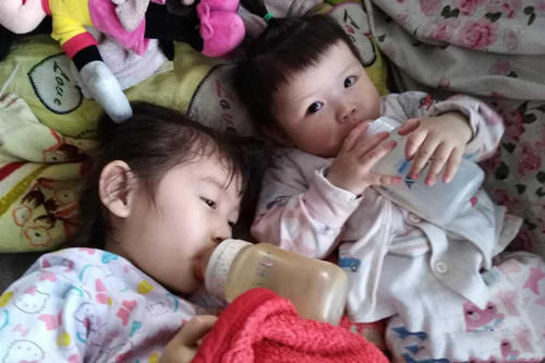 妈妈|二胎妈妈发现女儿“小纸条”，内心瞬间崩溃，宝妈：我都做了什么