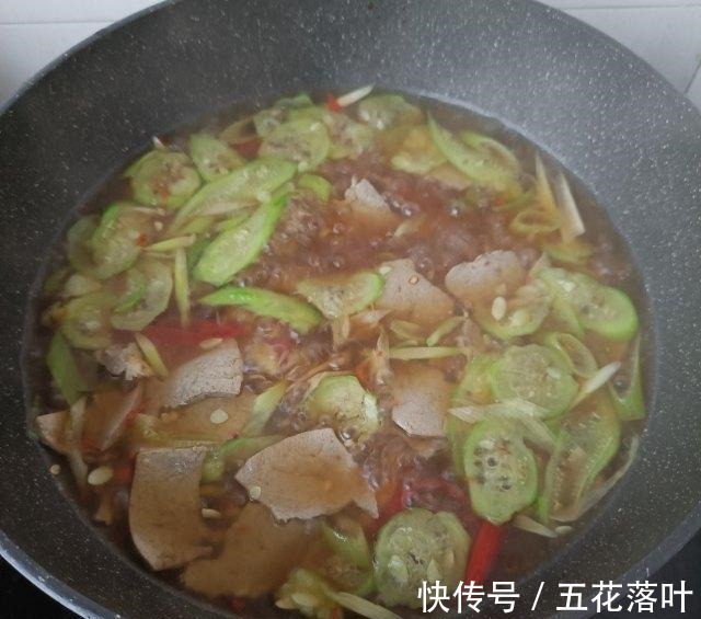 红油|红油猪肝面，香辣过瘾，顺滑爽口！