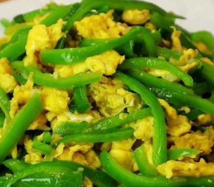 温度零下八度孩子吵闹着不肯下床吃饭,多吃营养菜,补充营养