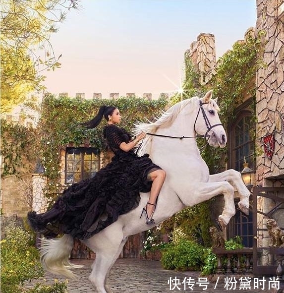 水晶鞋 你的鞋子闪到我眼睛了,请问哪买的?