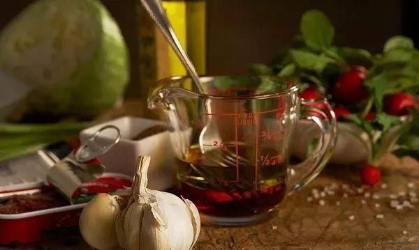 咳嗽|感冒只需一粒蒜,这样用能解救咳嗽与咽痒,全家适用!