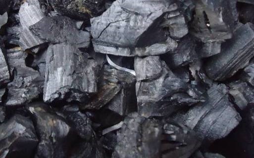 把它加在盆栽里，10年都不会积水烂根，再也不用花钱买肥料了！