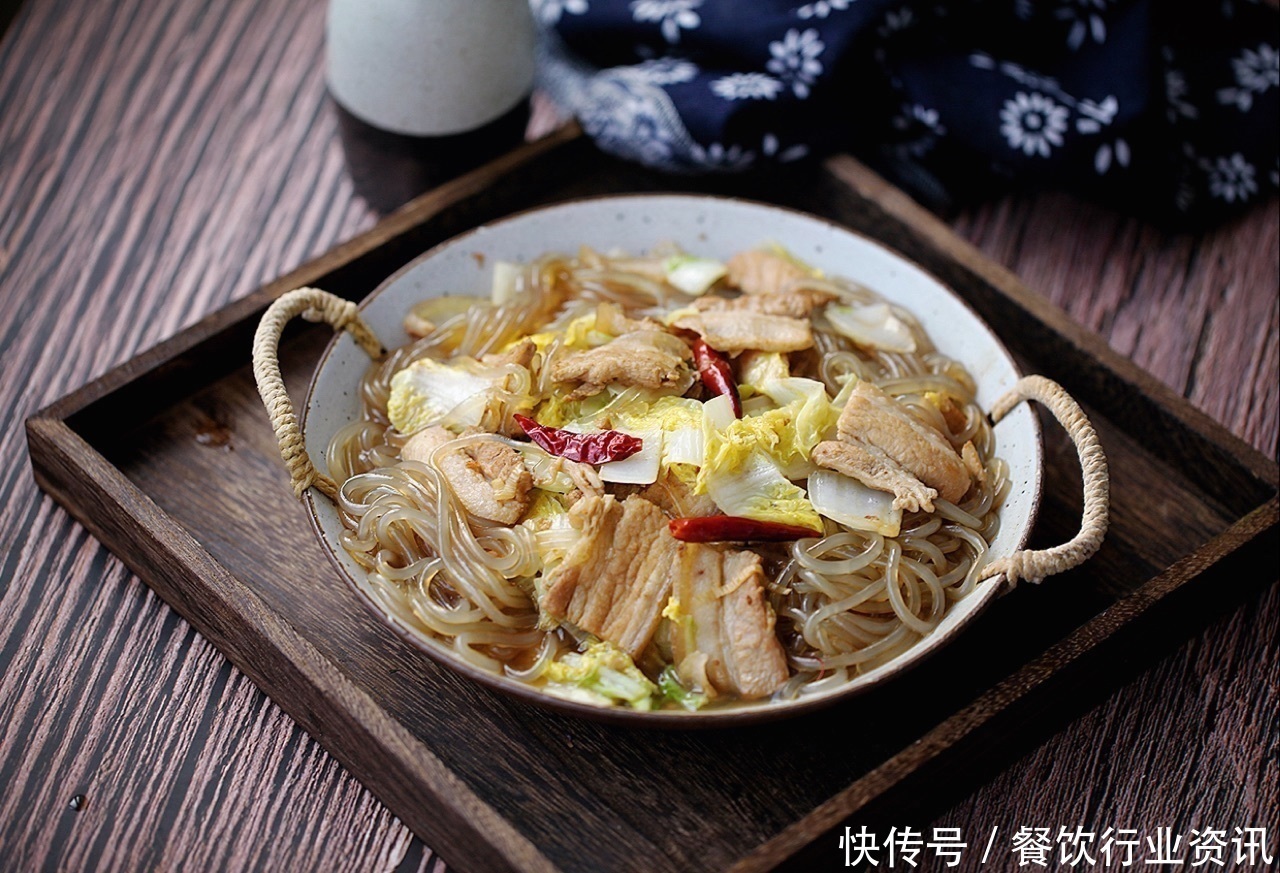 粉条|正宗东北名菜,五花肉白菜炖粉条,还不会的小伙伴们快收藏起来!