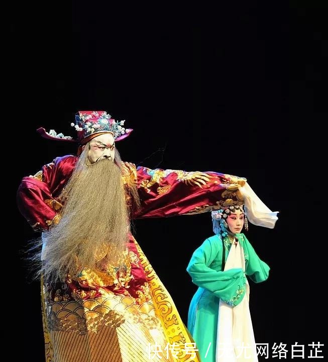 君拜|“自古没有君拜臣的，陛下，您不能跪！”