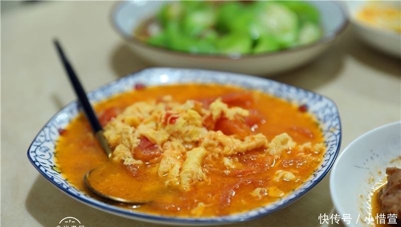 节后一家四口的晚餐，花钱很少吃得舒服，老少营养跟得上