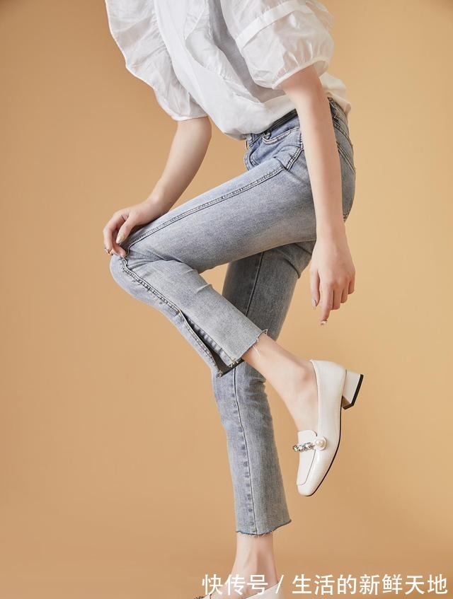 老爹 有品位的女人,穿牛仔裤尽量别配高跟鞋,其实这“4双”更减龄!