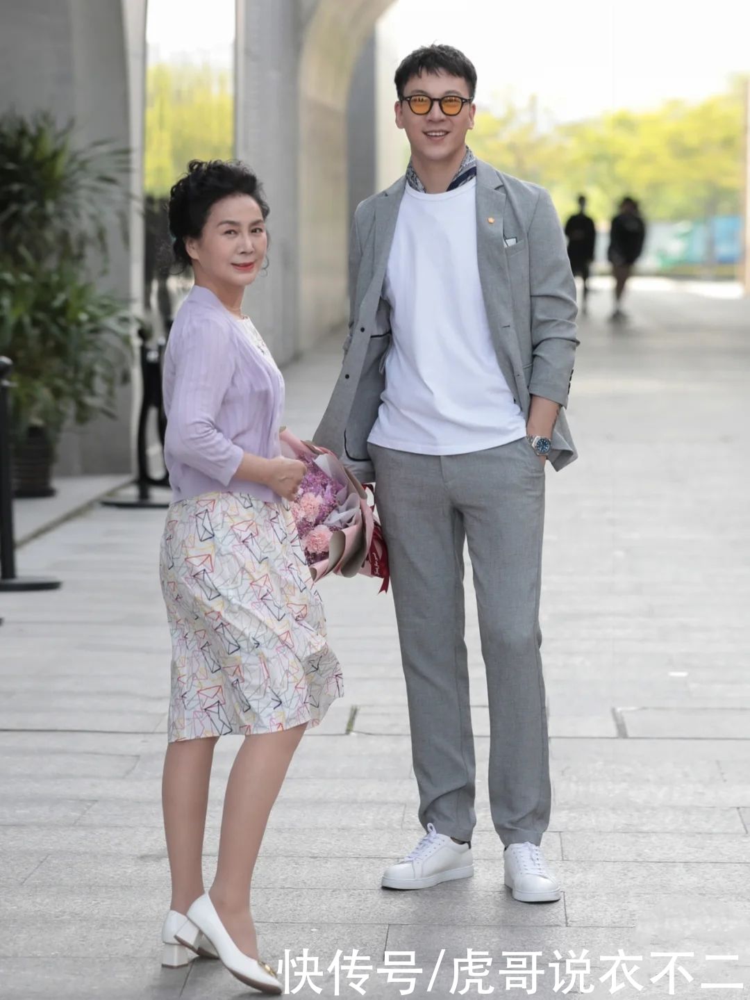 女人会打扮越老越优雅，这位奶奶靠穿成赢家，人到60依旧美丽动人